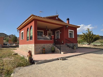 Erstaunliche Villa mit Pool in Yecla