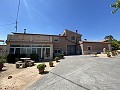 Großes Landhaus mit Marmorgeschäft und Weinplantage in Alicante Dream Homes Hondon