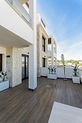 Bonito Apartamento con una gran Piscina Común y 4 Pistas de Golf cerca in Alicante Dream Homes Hondon