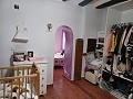 Dorpshuis met 8 slaapkamers en 2 badkamers met stallen en kennels in Alicante Dream Homes Hondon