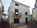 Groot herenhuis met 2 aparte appartementen en garage in Alicante Dream Homes Hondon