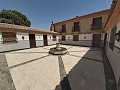 Schöne geräumige Finca mit 9 Betten, 3 Bädern und großem Pool in Alicante Dream Homes Hondon