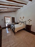 Hermosa finca espaciosa con 9 habitaciones, 3 baños y piscina grande in Alicante Dream Homes Hondon