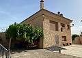 Enorme villa met 5 slaapkamers en 3 badkamers met stallen in Alicante Dream Homes Hondon