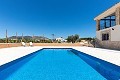 Preciosa Villa lista para entrar a vivir con Casa de Huéspedes y Piscina in Alicante Dream Homes Hondon