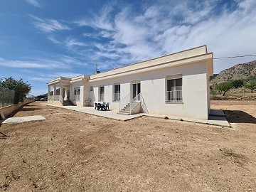 Schöne 3-Bett-2-Bad-Villa mit Blick auf die Berge