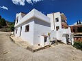 Deux maisons plus des ruines et une grande quantité de terrain in Alicante Dream Homes Hondon