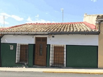 Casa adosada en casco antiguo de Pinoso