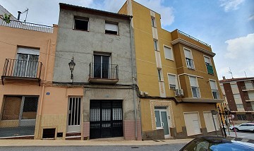 Townhouse to Reform in Town Center