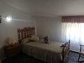 Große 4-Schlafzimmer-Villa mit Pool und 2 Garagen in Alicante Dream Homes Hondon