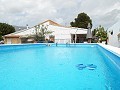 Villa met 3 slaapkamers, gastenverblijf, zwembad en garage in Alicante Dream Homes Hondon