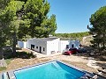 Villa de 4 chambres avec façade modernisée et piscine in Alicante Dream Homes Hondon