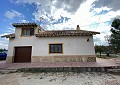 Villa de 4 chambres avec piscine à seulement 500 mètres à pied de la ville de Sax in Alicante Dream Homes Hondon