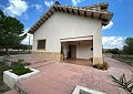 Villa de 4 chambres avec piscine à seulement 500 mètres à pied de la ville de Sax in Alicante Dream Homes Hondon