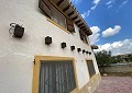 Villa de 4 chambres avec piscine à seulement 500 mètres à pied de la ville de Sax in Alicante Dream Homes Hondon