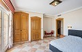 Bedrooms- 4 Bathrooms ​Look up details 66 / 5,000 Translation results Translation result Schöne geräumige Villa 100 m vom Meer entfernt, 5 Schlafzimmer und 4 Badezimmer in Alicante Dream Homes Hondon