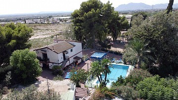 Casa de campo con piscina y barbacoa