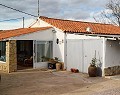 Villa a pie de ciudad con piscina y casa de huéspedes in Alicante Dream Homes Hondon