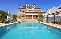 Geräumige Villa 100 m vom Meer entfernt, 5 Schlafzimmer, 4 Badezimmer in Alicante Dream Homes Hondon