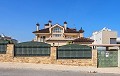 Geräumige Villa 100 m vom Meer entfernt, 5 Schlafzimmer, 4 Badezimmer in Alicante Dream Homes Hondon