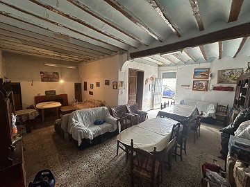 Casa adosada en Úbeda con mucho potencial