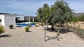 Bijna nieuwe villa met 3/4 slaapkamers, zwembad, dubbele garage en berging in Alicante Dream Homes Hondon