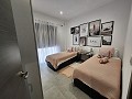 Fast neue 3/4-Schlafzimmer-Villa mit Pool, Doppelgarage und Abstellraum in Alicante Dream Homes Hondon