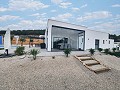 Fast neue 3/4-Schlafzimmer-Villa mit Pool, Doppelgarage und Abstellraum in Alicante Dream Homes Hondon