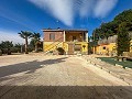 Atemberaubende Villa in Petrr mit Swimmingpool und herrlicher Aussicht in Alicante Dream Homes Hondon