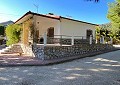 Villa de 3 chambres et 1 salle de bain très bien située avec piscine et maison d'hôtes de 2 étages à Sax in Alicante Dream Homes Hondon