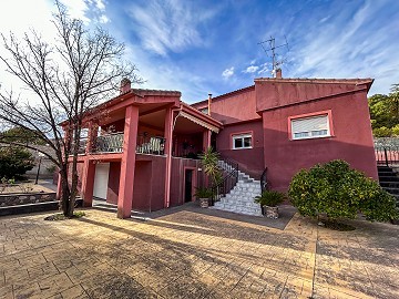 Espaciosa villa con 7 habitaciones y piscina en Onil 