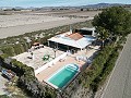 Jolie maison de 2 chambres avec piscine, eau de ville et énergie solaire in Alicante Dream Homes Hondon