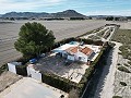 Preciosa casa de 2 dormitorios con piscina, agua corriente y energía solar. in Alicante Dream Homes Hondon