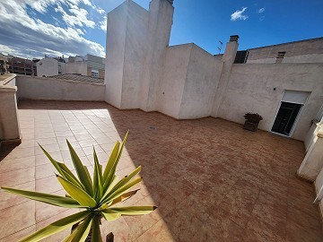 Groot appartement met 3 slaapkamers en 2 badkamers en een enorm privédakterras