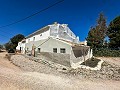 Spacious country house with 8 rooms to renovate in Yecla in Alicante Dream Homes Hondon