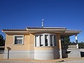 Villa mit 6 Schlafzimmern und 3 Bädern, nur wenige Gehminuten von Yecla entfernt in Alicante Dream Homes Hondon