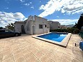 Villa de 3 chambres et 2 salles de bains avec immense garage in Alicante Dream Homes Hondon