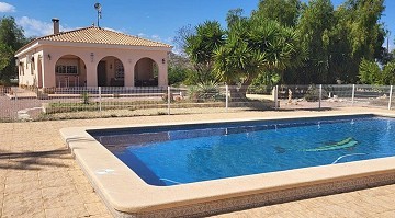 Hermosa Villa De Campo Con Piscina Y Terreno