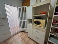 Prachtige villa met drie slaapkamers en een apart appartement met één slaapkamer in Alicante Dream Homes Hondon