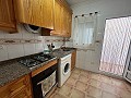 Prachtige villa met drie slaapkamers en een apart appartement met één slaapkamer in Alicante Dream Homes Hondon