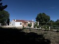 Impresionante villa de 4 dormitorios con piscina en Caudete in Alicante Dream Homes Hondon