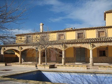 Large Rustic Property in Lorca