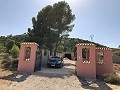 Casa H - Prive en rustige villa in de buurt van Yecla met 4 grote slaapkamers + zwembad in Alicante Dream Homes Hondon