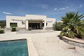 5 year old new build, with 3 bedrooms, 3 bathrooms, large pool and garage in Alicante Dream Homes Hondon