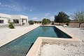 Nouvelle construction de 5 ans, avec 3 chambres, 3 salles de bains, grande piscine et garage in Alicante Dream Homes Hondon