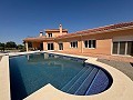 5 Schlafzimmer Bergdomizil in Biar, 38.000 m2 Land in Alicante Dream Homes Hondon