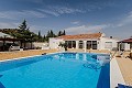 Atemberaubende freistehende Villa in Yecla mit Pool und Garage in Alicante Dream Homes Hondon