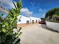 Casa de 4 dormitorios y 1 baño con piscina de balsa y parcela de tamaño razonable in Alicante Dream Homes Hondon